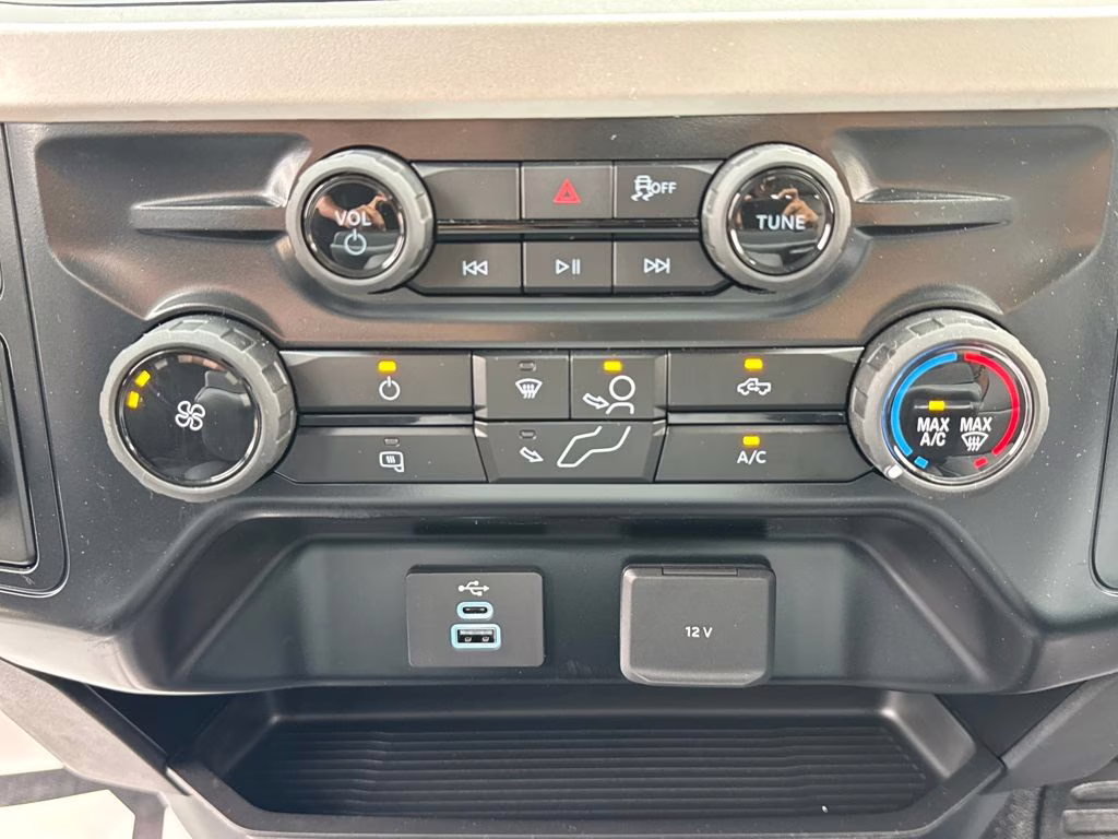 2025 Oxford White Ford Super Duty F-350 DRW XL RWD Chassis