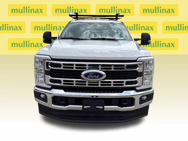2025 Oxford White Ford Super Duty F-350 DRW XL 4X4 Chassis