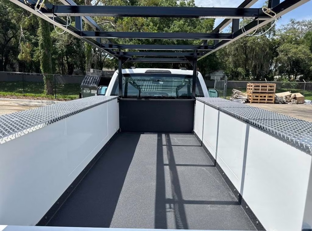 2025 Oxford White Ford Super Duty F-350 SRW XL 4X4 Chassis