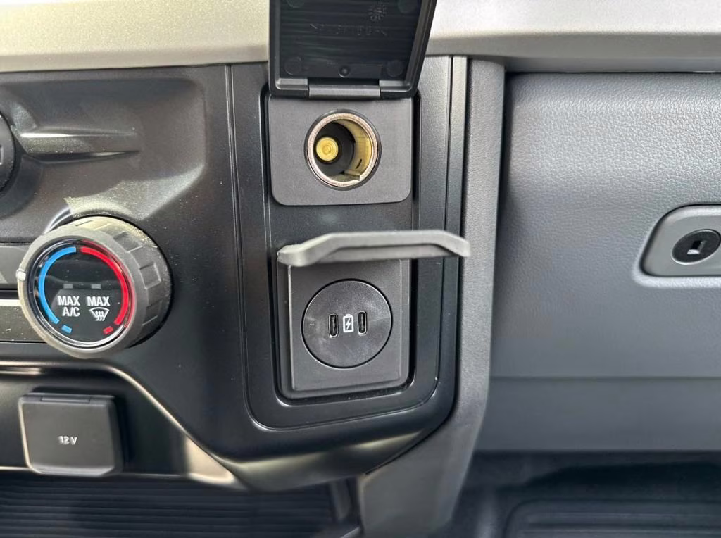 2025 Oxford White Ford Super Duty F-350 SRW XL 4X4 Chassis