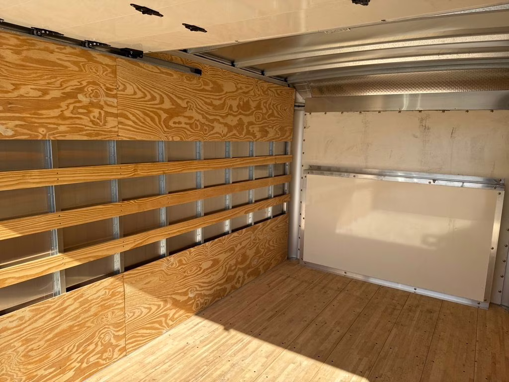 2026 Oxford White Ford E-350SD Base RWD Truck