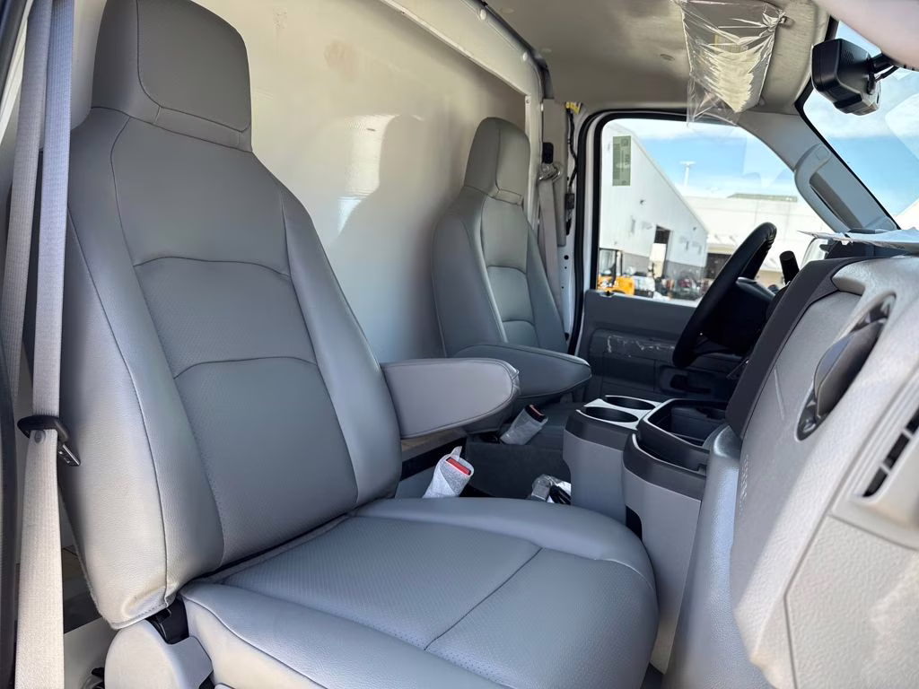 2026 Oxford White Ford E-350SD Base RWD Truck
