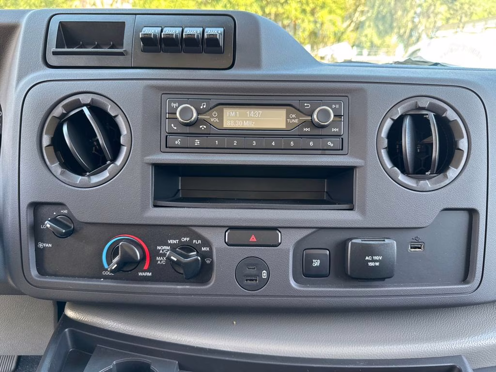 2026 Oxford White Ford E-350SD Base RWD Truck