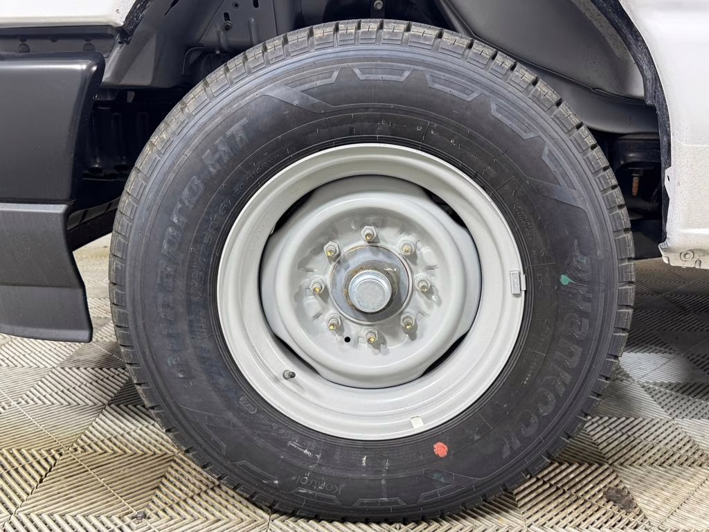 2026 Oxford White Ford E-350SD Base RWD Truck