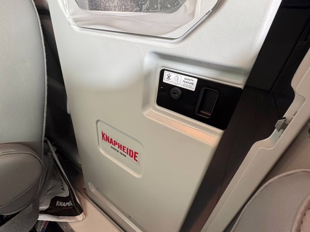 2026 Oxford White Ford E-350SD Base RWD Truck