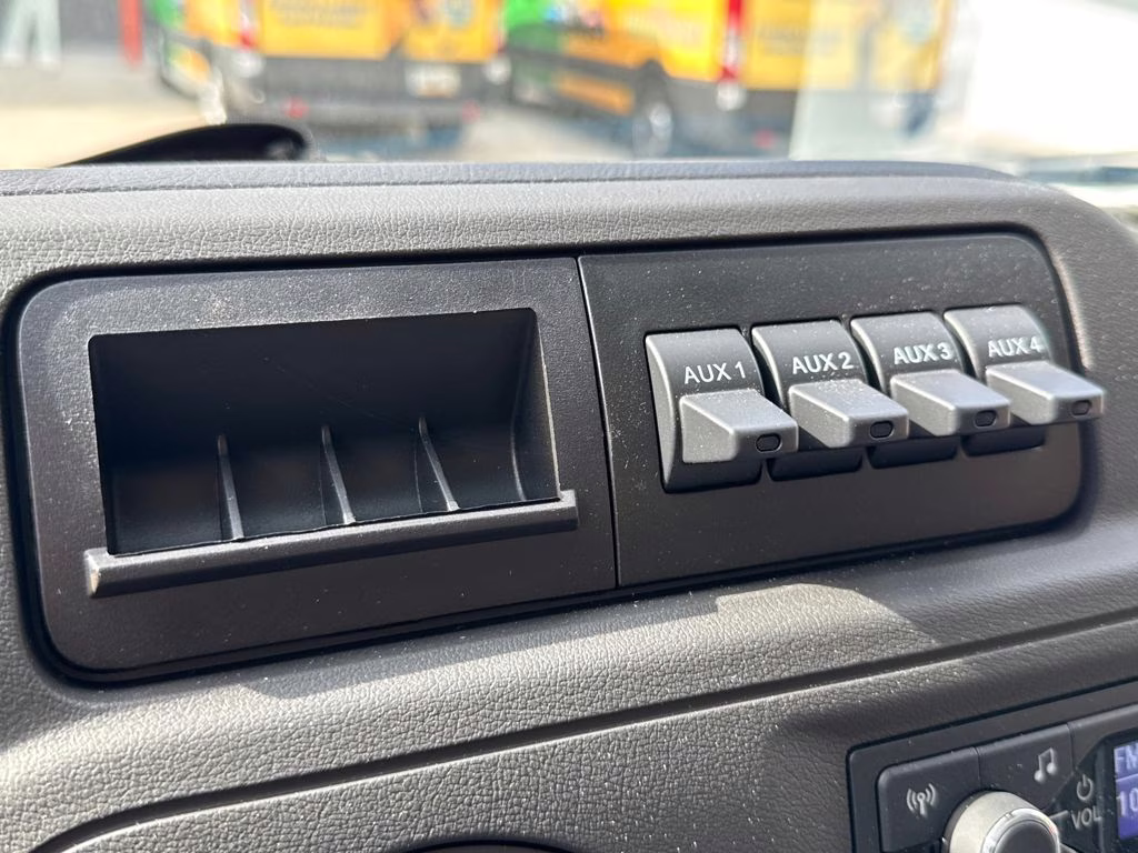 2026 Oxford White Ford E-350SD Base RWD Truck