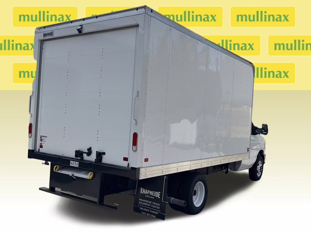 2026 Oxford White Ford E-350SD Base RWD Truck