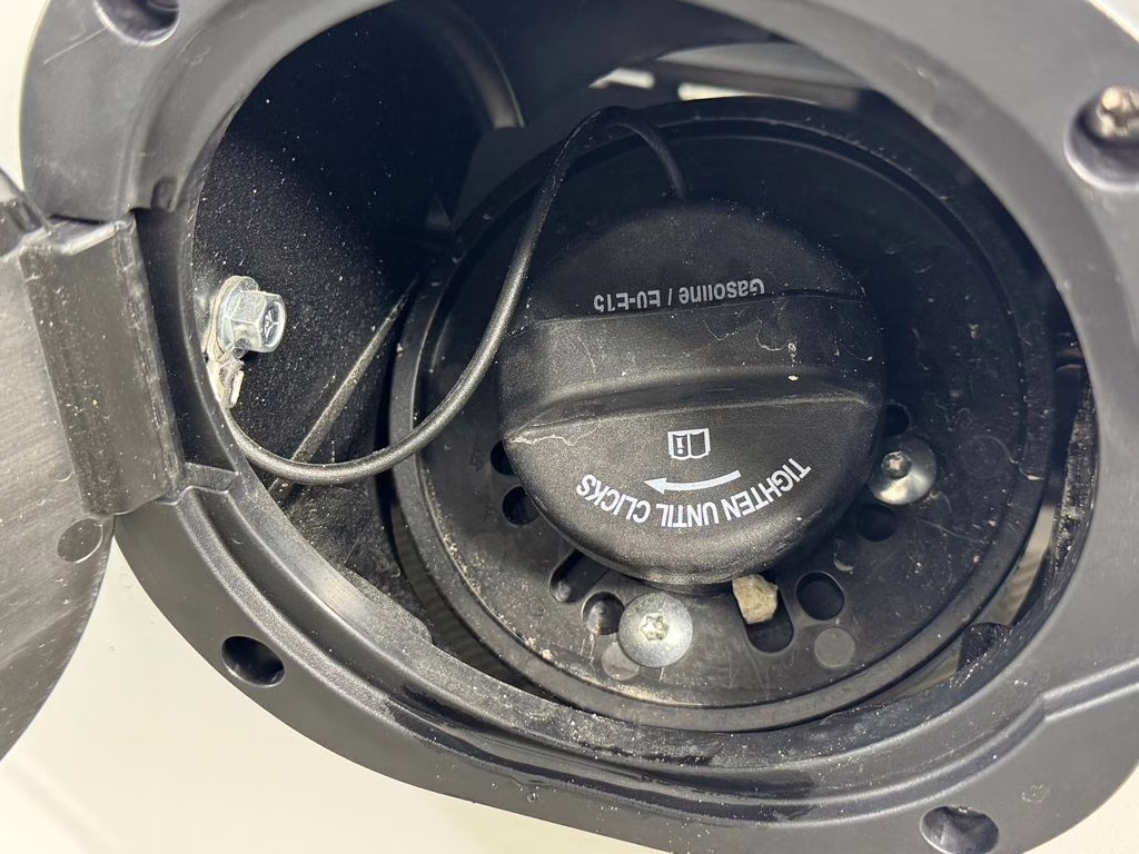 2026 Oxford White Ford E-350SD Base RWD Truck