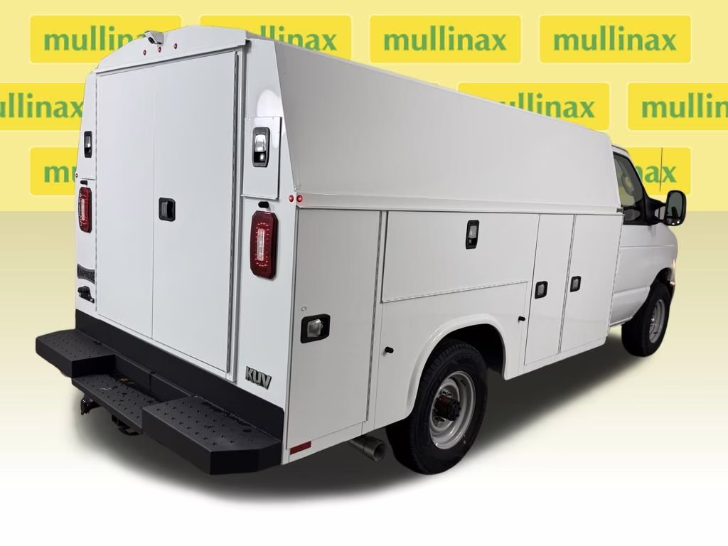 2026 Oxford White Ford E-350SD Base RWD Truck