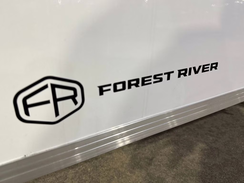 2026 Oxford White Ford E-350SD Base RWD Truck