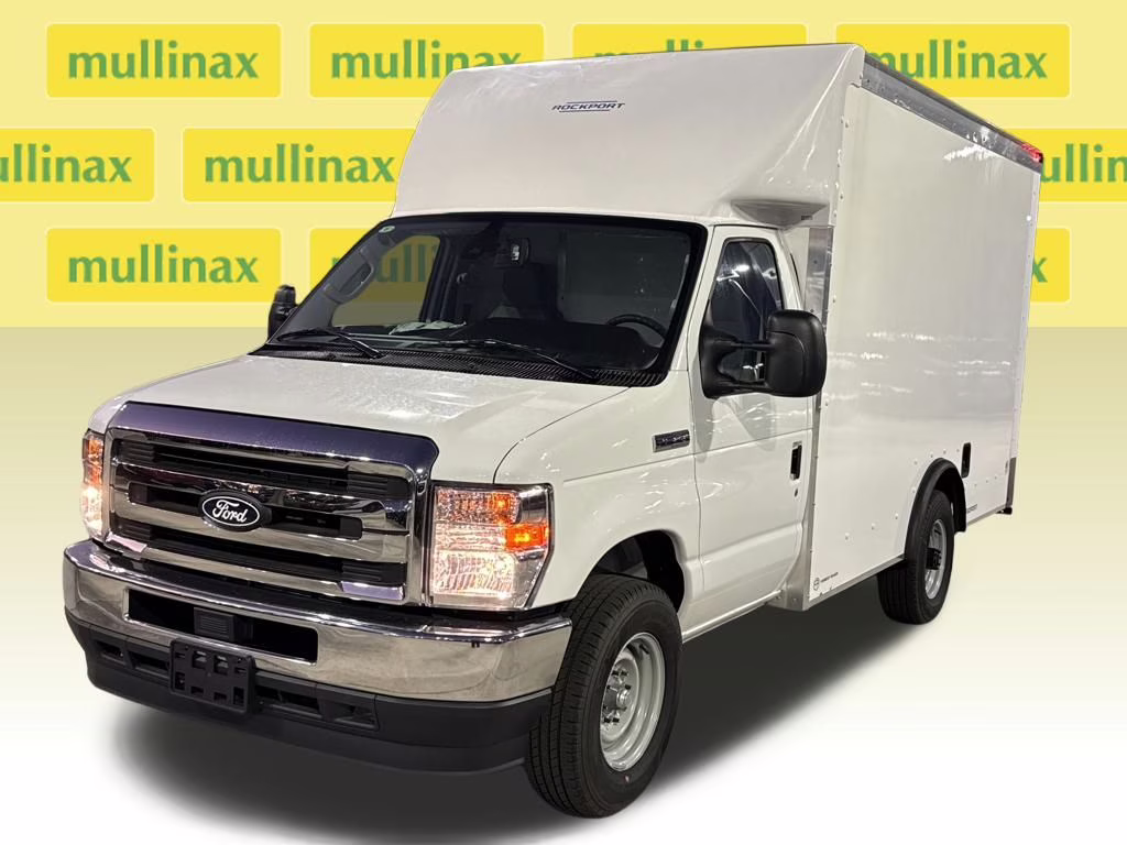 2026 Oxford White Ford E-350SD Base RWD Truck