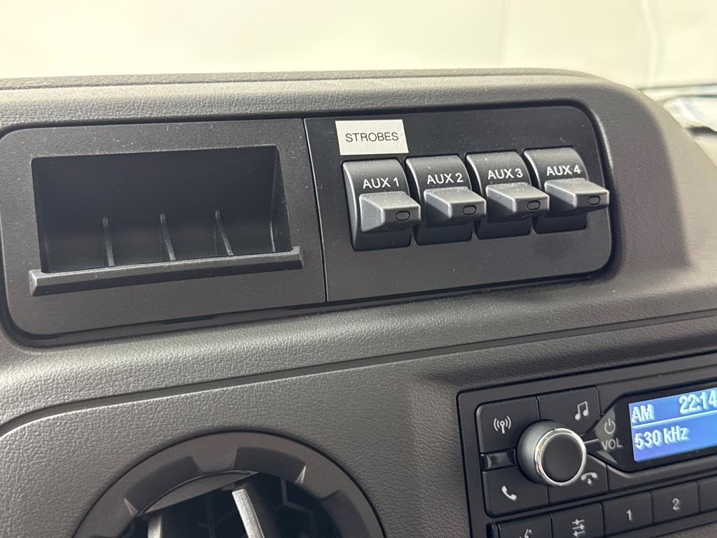 2026 Oxford White Ford E-350SD Base RWD Truck