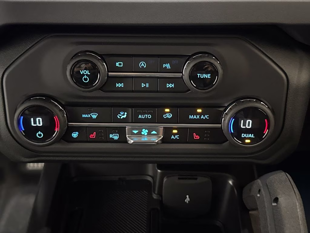 2025 Azure Gray Metallic Tri-Coat Ford Bronco Badlands 4X4 SUV