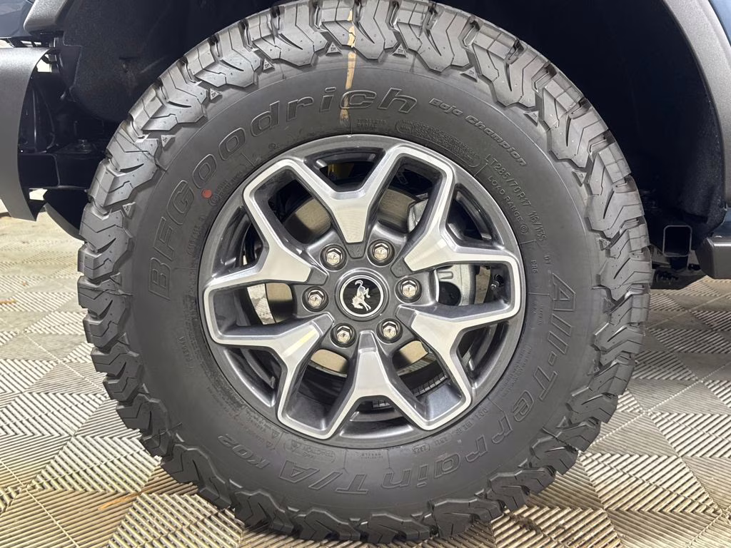 2025 Azure Gray Metallic Tri-Coat Ford Bronco Badlands 4X4 SUV