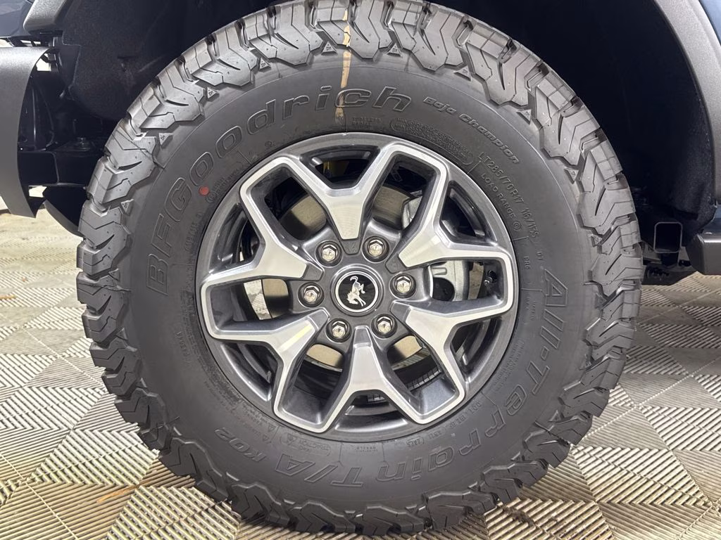 2025 Azure Gray Metallic Tri-Coat Ford Bronco Badlands 4X4 SUV