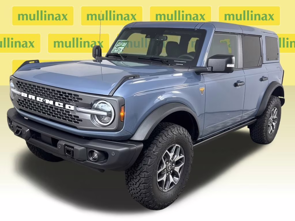 2025 Azure Gray Metallic Tri-Coat Ford Bronco Badlands 4X4 SUV