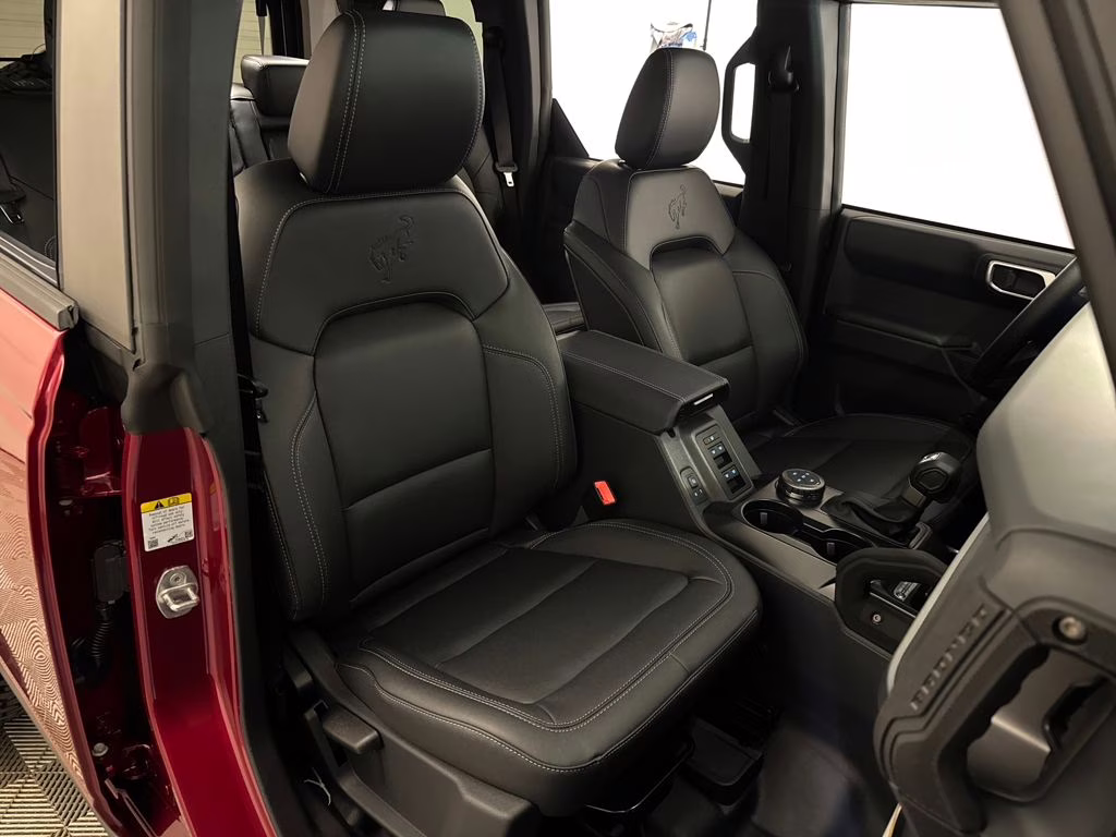 2025 Ruby Red Metallic Tinted Clearcoat Ford Bronco Badlands 4X4 SUV