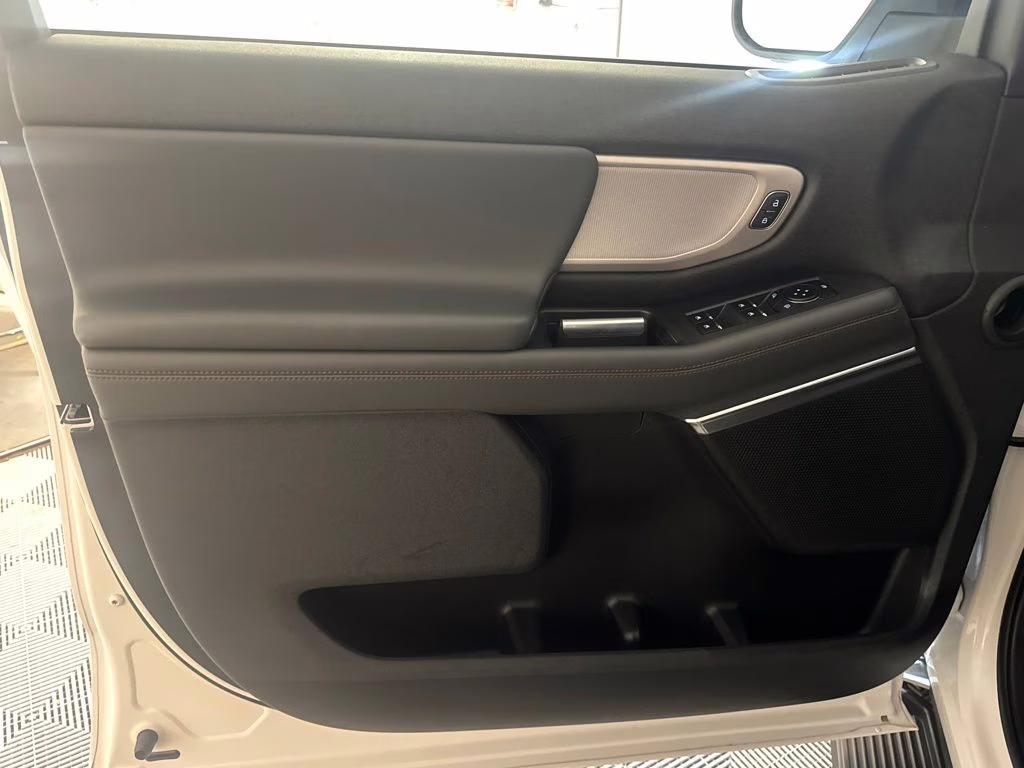 2025 Oxford White Ford Expedition Active RWD SUV