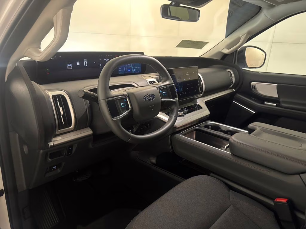 2025 Oxford White Ford Expedition Active RWD SUV