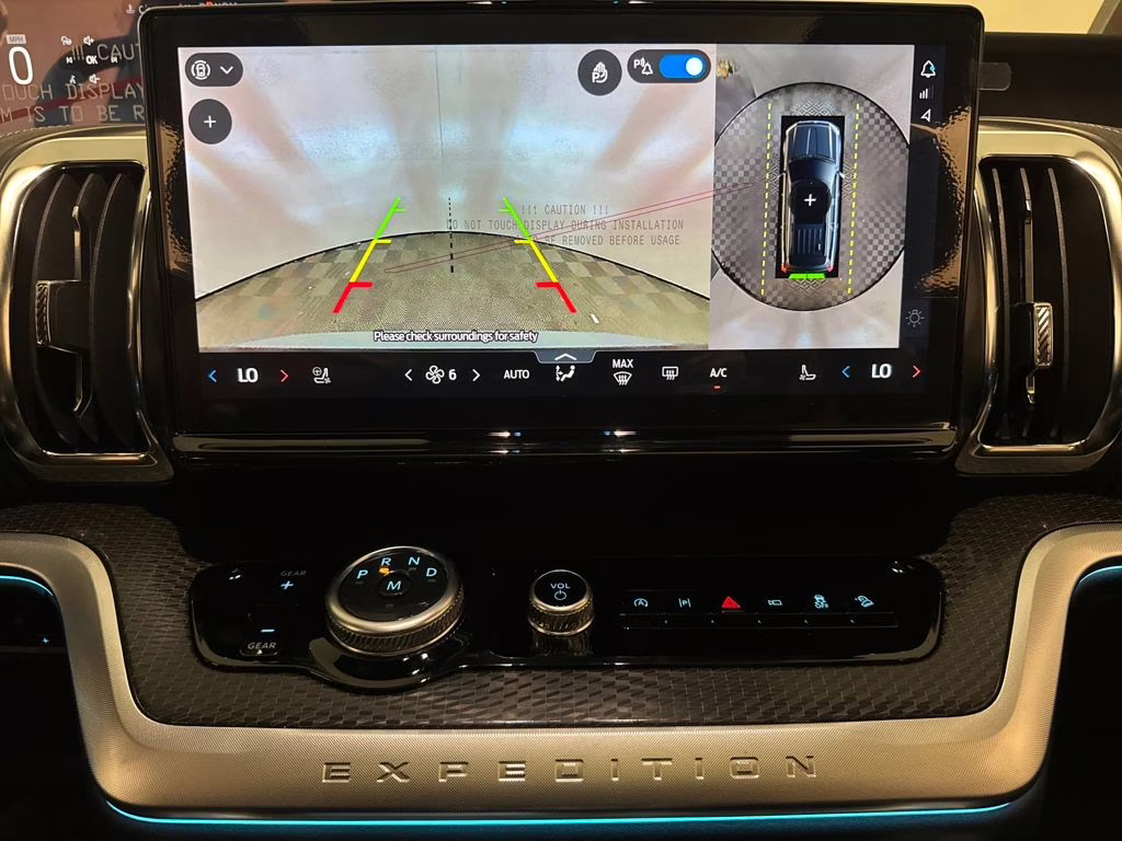 2026 Glacier Gray Metallic Tri-Coat Ford Expedition Platinum 4X4 SUV