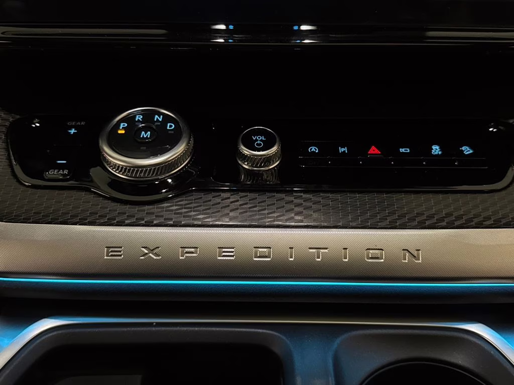 2026 Glacier Gray Metallic Tri-Coat Ford Expedition Platinum 4X4 SUV