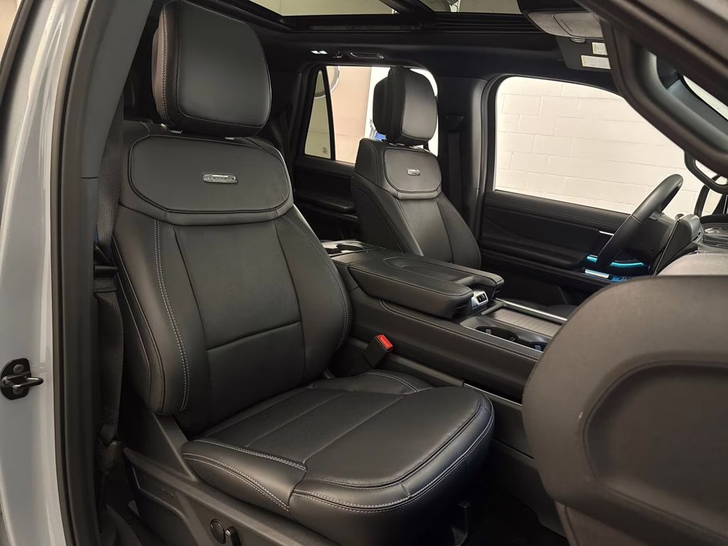 2026 Glacier Gray Metallic Tri-Coat Ford Expedition Platinum 4X4 SUV