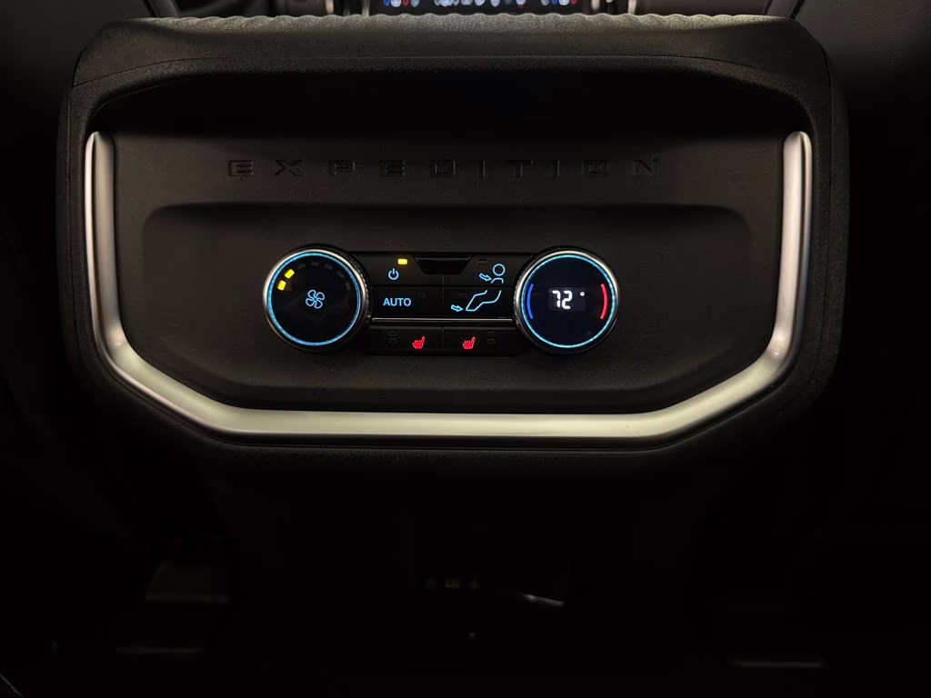 2026 Glacier Gray Metallic Tri-Coat Ford Expedition Platinum 4X4 SUV