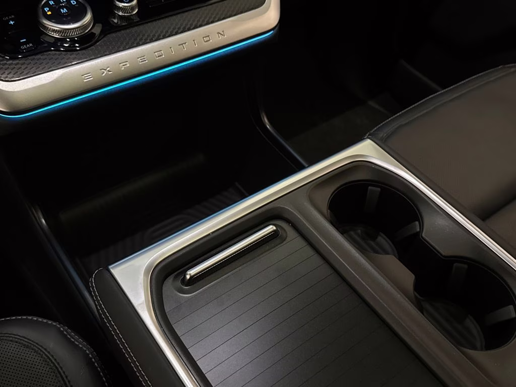 2026 Glacier Gray Metallic Tri-Coat Ford Expedition Platinum 4X4 SUV