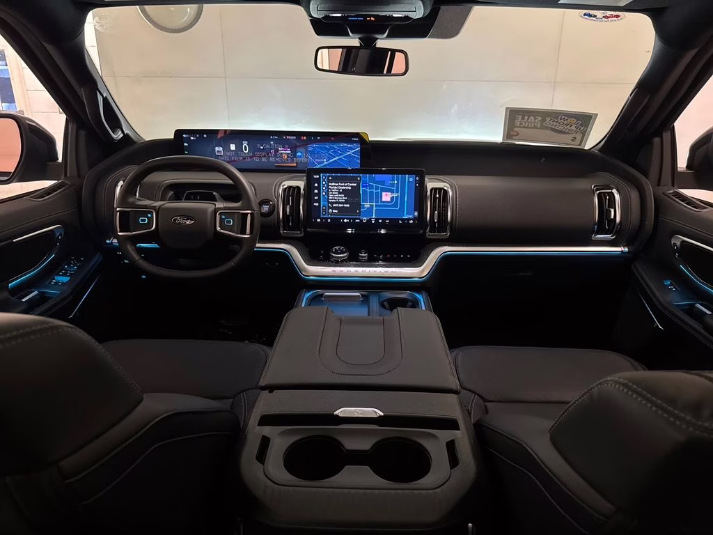 2026 Glacier Gray Metallic Tri-Coat Ford Expedition Platinum 4X4 SUV