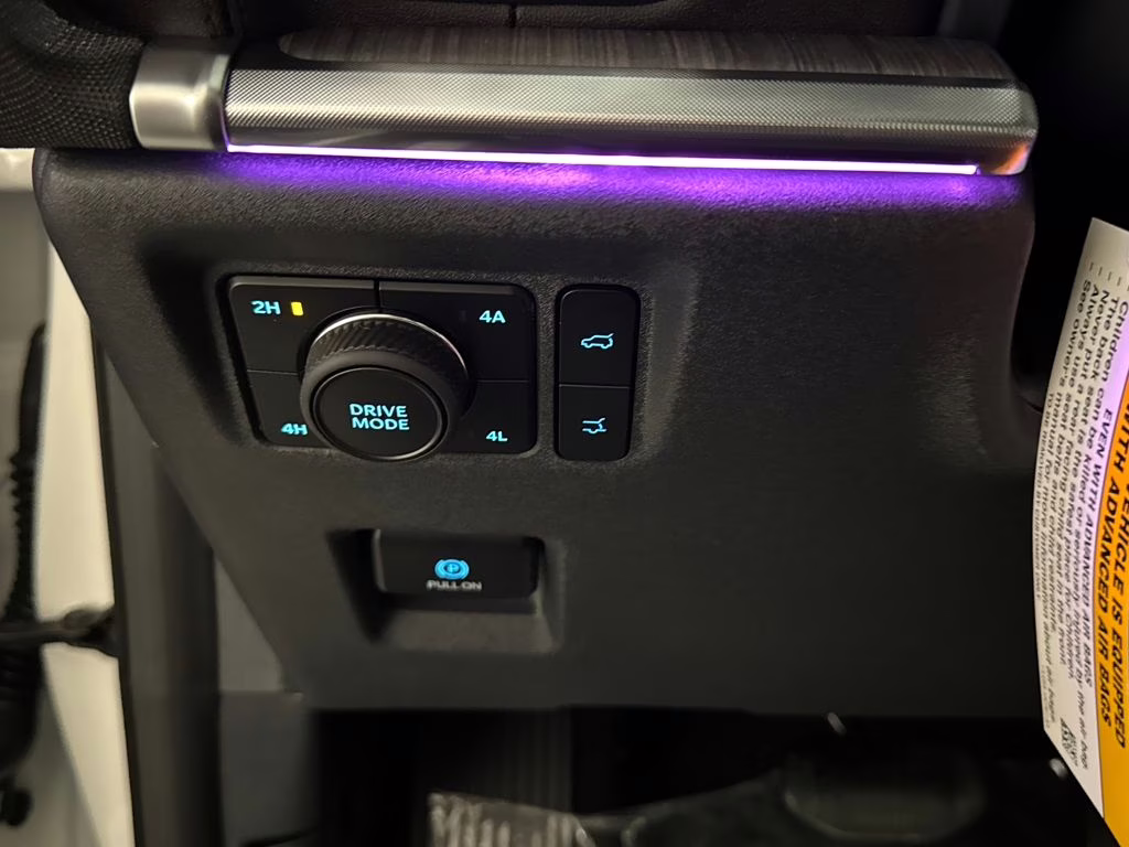 2026 Star White Metallic Tri-Coat Ford Expedition Platinum 4X4 SUV