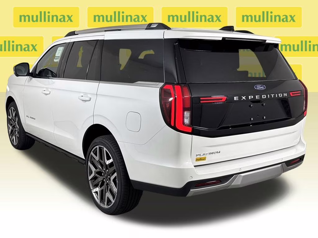 2026 Star White Metallic Tri-Coat Ford Expedition Platinum 4X4 SUV