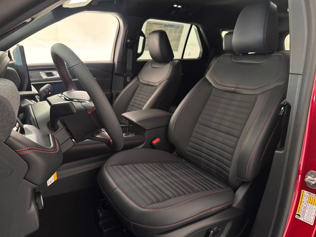 2026 Rapid Red Metallic Tinted Clearcoat Ford Explorer ST-Line RWD SUV