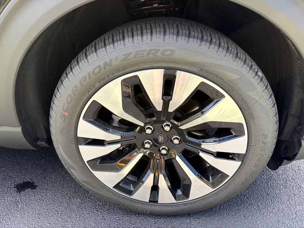 2026 Agate Black Metallic Ford Explorer Platinum 4X4 SUV