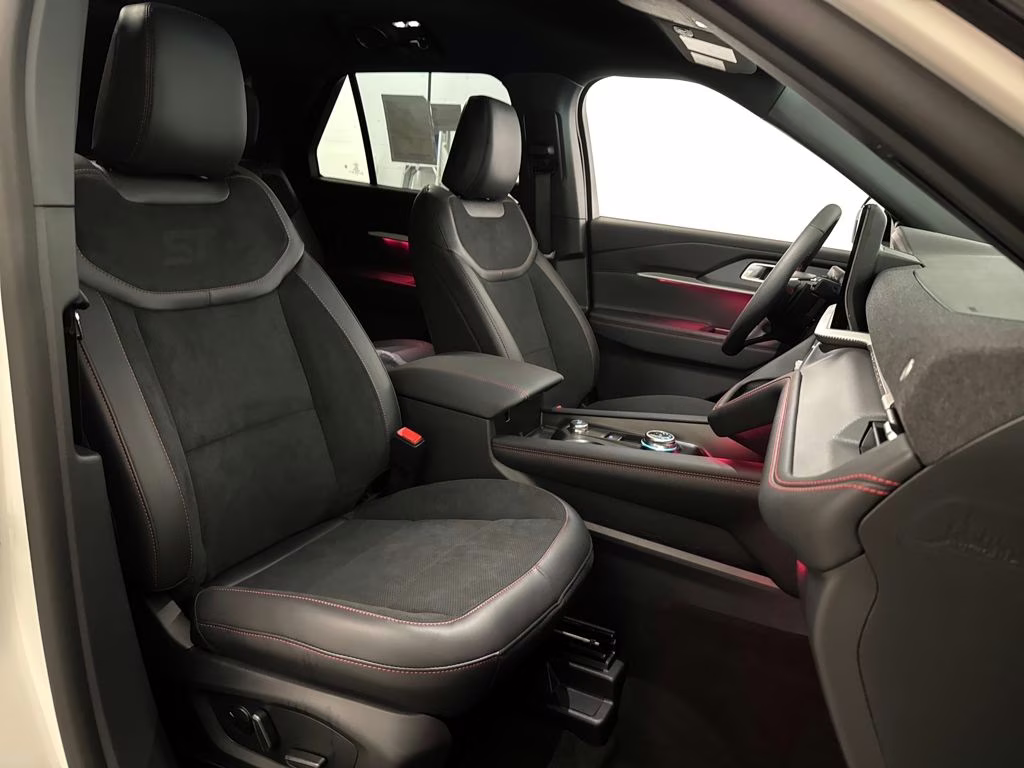 2026 Star White Metallic Tri-Coat Ford Explorer ST 4X4 SUV