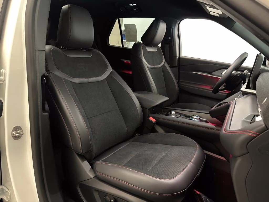 2026 Star White Metallic Tri-Coat Ford Explorer ST 4X4 SUV