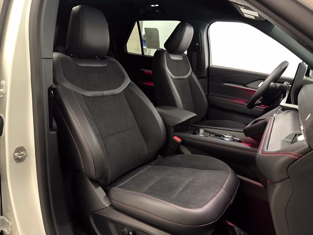 2026 Star White Metallic Tri-Coat Ford Explorer ST 4X4 SUV