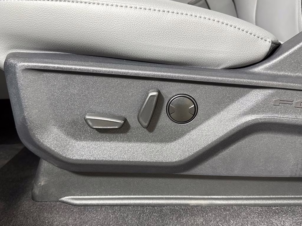 2025 Agate Black Metallic Ford F-150 Lightning Flash AWD Truck