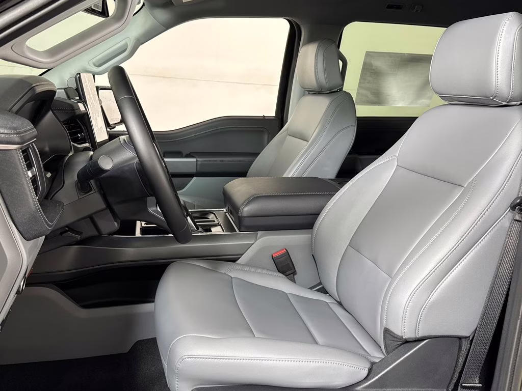 2025 Agate Black Metallic Ford F-150 Lightning Flash AWD Truck