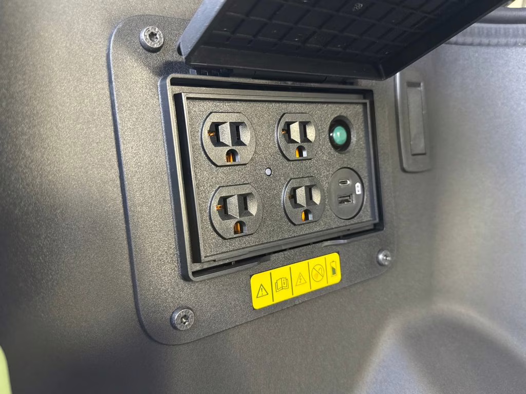 2025 Agate Black Metallic Ford F-150 Lightning Flash AWD Truck