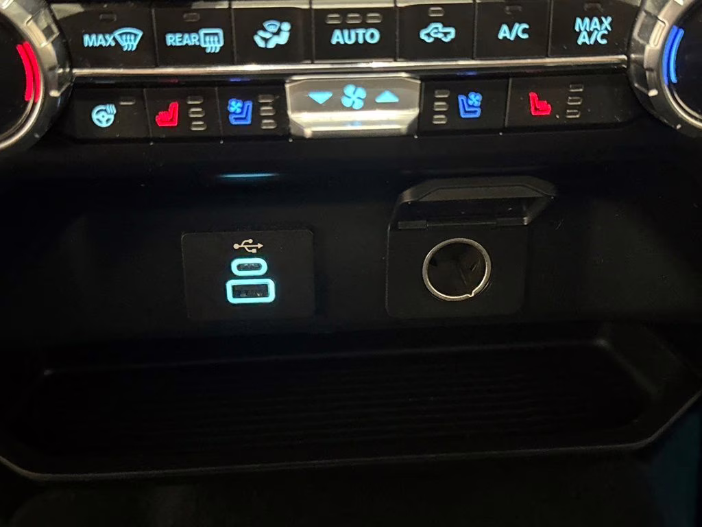 2024 Carbonized Gray Metallic Ford Super Duty F-250 SRW Lariat 4X4 Truck