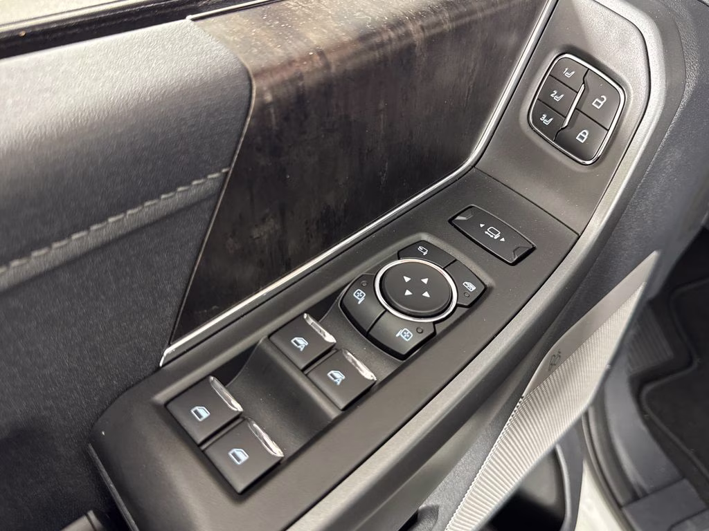 2026 Avalanche Ford Super Duty F-250 SRW Lariat 4X4 Truck