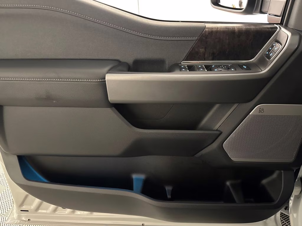 2026 Avalanche Ford Super Duty F-250 SRW Lariat 4X4 Truck