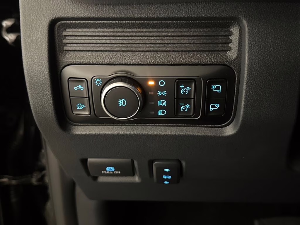 2026 Agate Black Metallic Ford Super Duty F-250 SRW Lariat 4X4 Truck