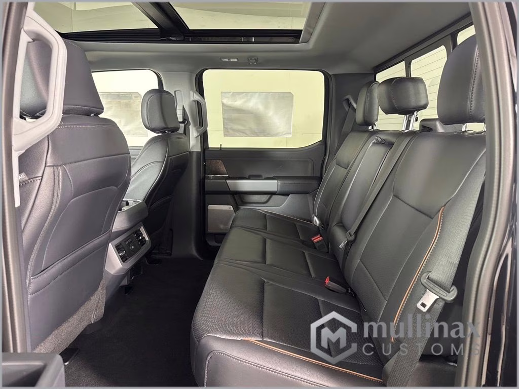 2026 Agate Black Metallic Ford Super Duty F-250 SRW Lariat 4X4 Truck