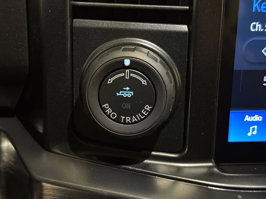 2026 Star White Metallic Tri-Coat Ford Super Duty F-250 SRW Lariat 4X4 Truck