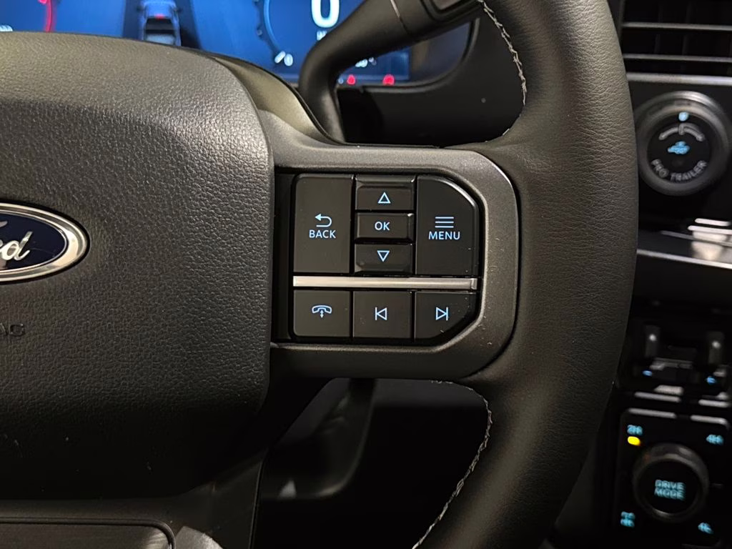 2026 Star White Metallic Tri-Coat Ford Super Duty F-250 SRW Lariat 4X4 Truck