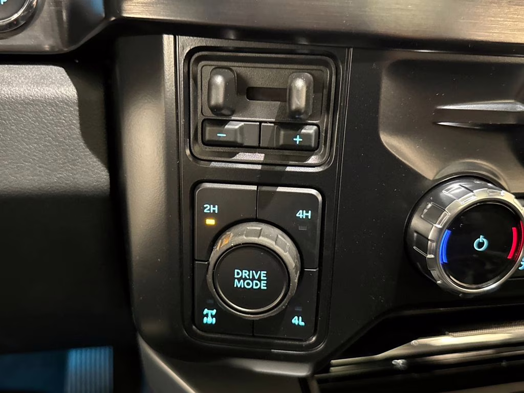 2026 Agate Black Metallic Ford Super Duty F-250 SRW Lariat 4X4 Truck