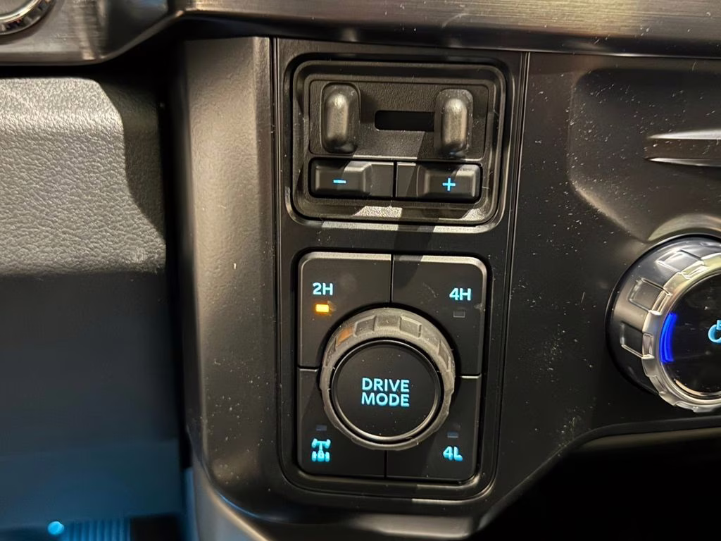 2026 Agate Black Metallic Ford Super Duty F-250 SRW Lariat 4X4 Truck