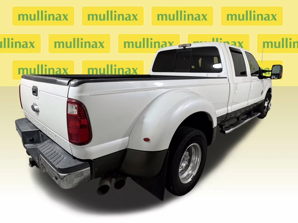 2016 White Platinum Metallic Tri-Coat Ford Super Duty F-350 DRW Lariat RWD Truck