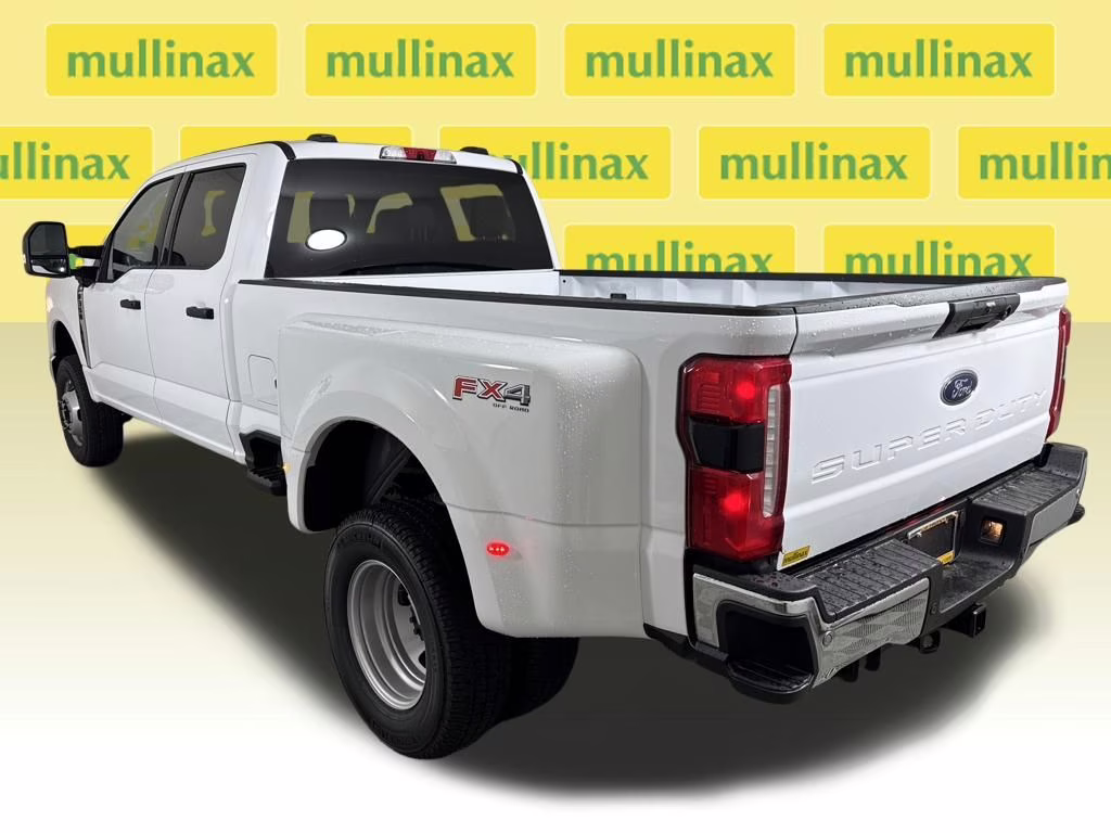 2026 Oxford White Ford Super Duty F-350 DRW XLT 4X4 Truck